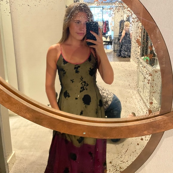 Neil Bieff Gown - Picture 3 of 6